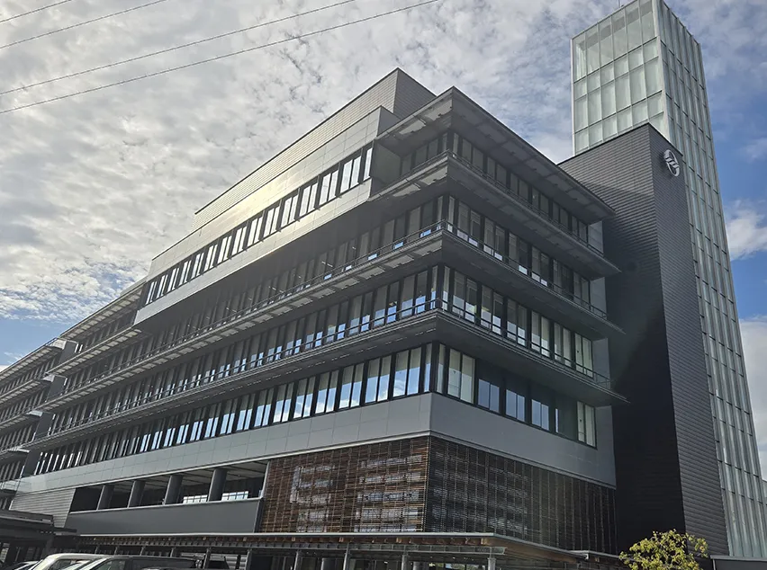 長浜市役所本庁舎新築工事のスチール建具工事施工事例