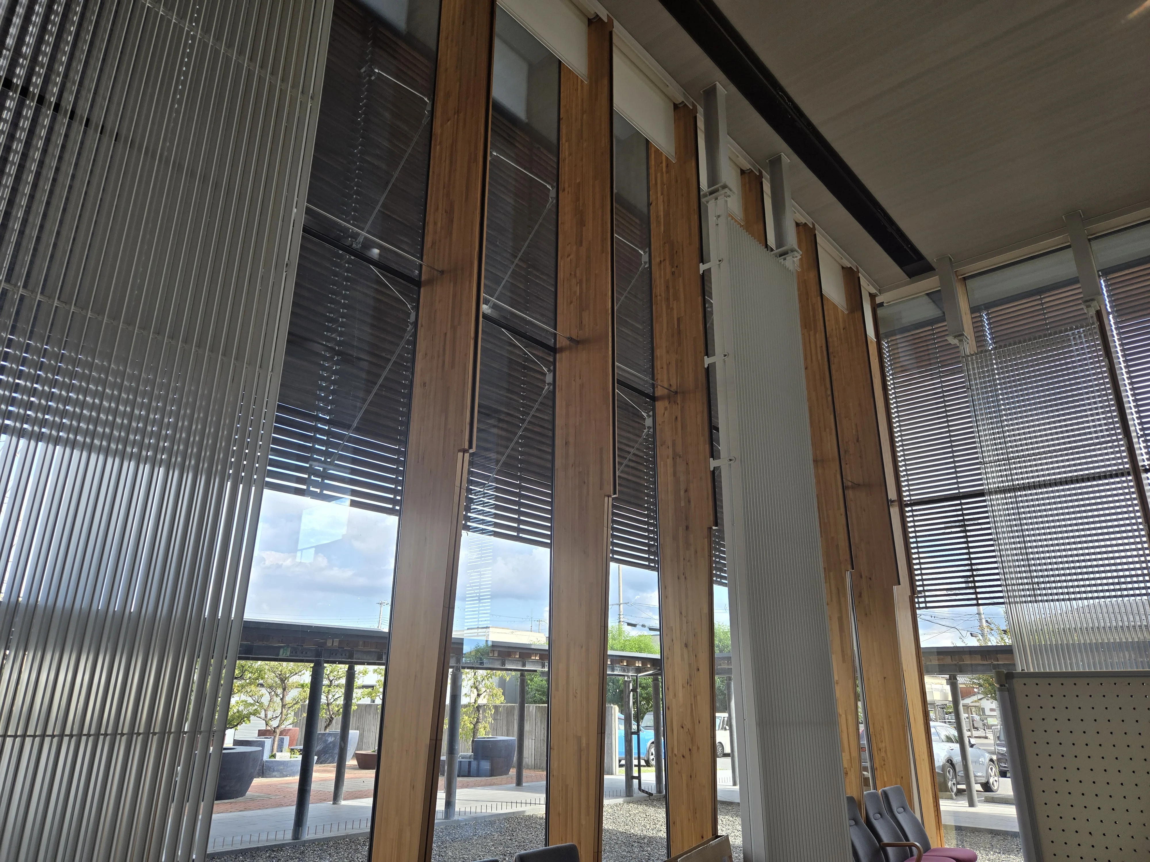 長浜市役所本庁舎新築工事1Fホールの施工事例