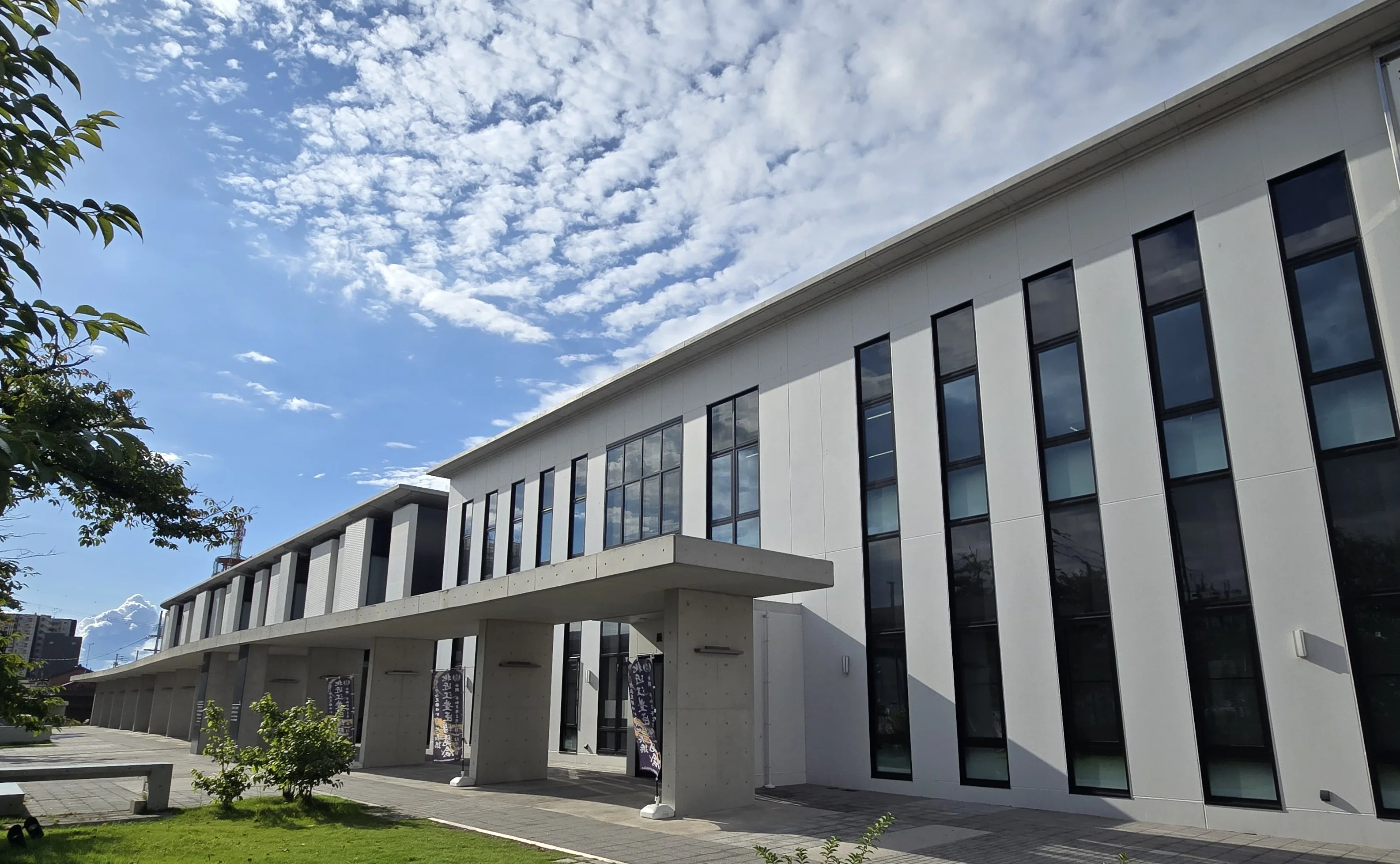 さざなみタウン長浜図書館新築工事の施工事例